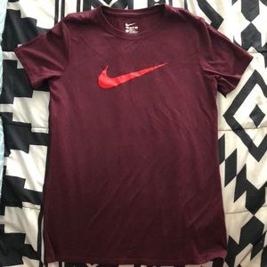 Women’s dry fit Nike shirt